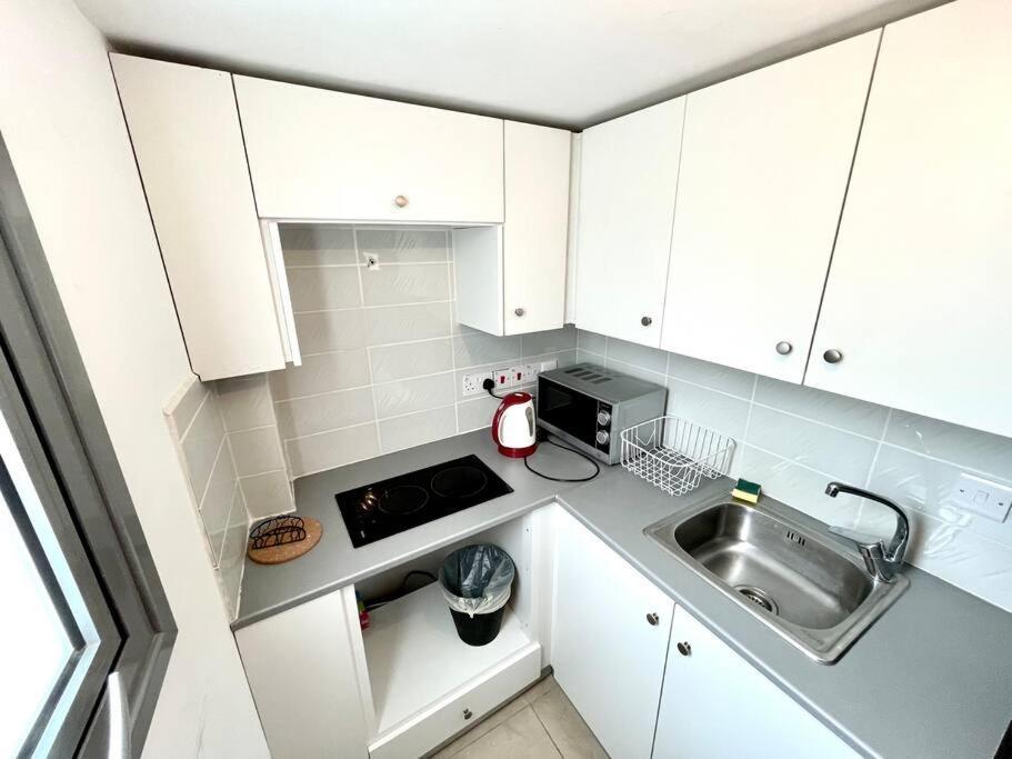 Demetra 1 Bdr Down Town Nicosia By Platform 357 아파트 외부 사진